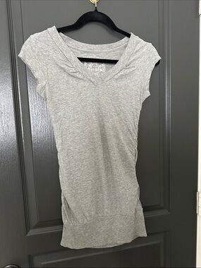 Vintage Gray V-Neck Short Sleeve Women’s Top
